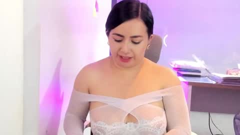 Camila online show from 30, 9, 2025