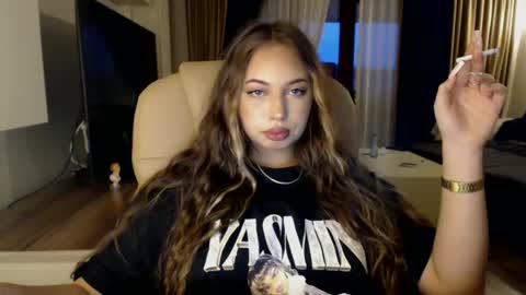 Kim Lee  online show from 1, 3, 2025