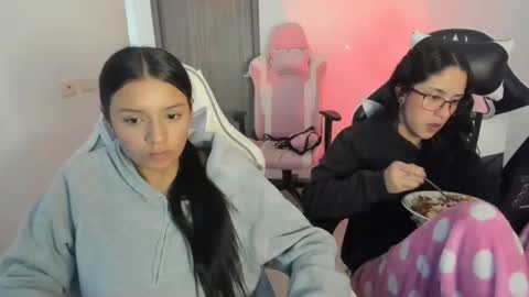 Snapshot of kimmi_foxy chatting on 4, 2, 2026 kimmi online show from 4, 2, 2026