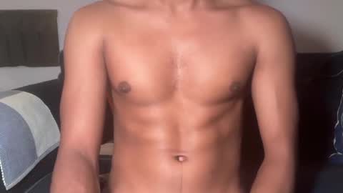 Snapshot of kinda_horny_right_now chatting on 28, 5, 2026 Isaac online show from 28, 5, 2026