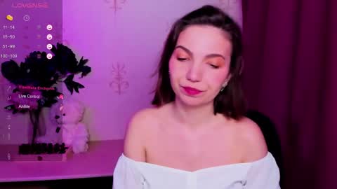 Hazel online show from 13, 3, 2026