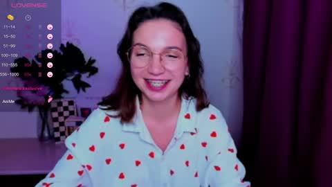 Snapshot of kindhazelhere_ chatting on 12, 7, 2026 Hazel online show from 12, 7, 2026