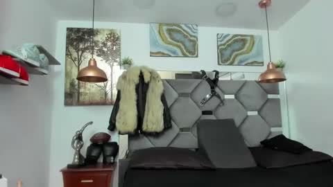 HOT MEN BLACK online show from 6, 12, 2024