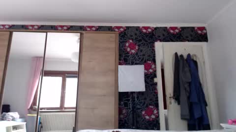 sexysexyhotwetpinkredpussy online show from 26, 3, 2026