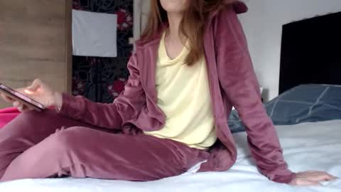 sexysexyhotwetpinkredpussy online show from 31, 5, 2026