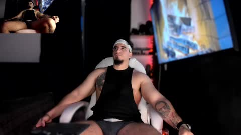 Snapshot of kingbear777 chatting on 12, 12, 2024 King Bear online show from 12, 12, 2024