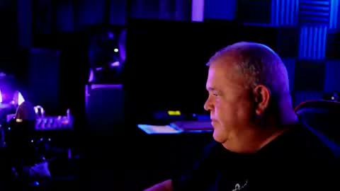 Snapshot of kingjamesviii chatting on 16, 10, 2025 King James VIII online show from 16, 10, 2025