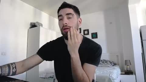 KingKarlos  online show from 4, 3, 2025