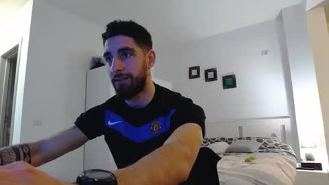 KingKarlos  online show from 4, 3, 2025