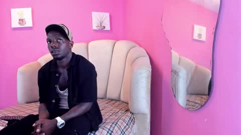 Snapshot of kingmaverickx chatting on 28, 10, 2025 kingmaverickx online show from 28, 10, 2025