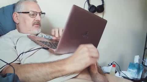 kingtongue10 online show from 28, 9, 2025