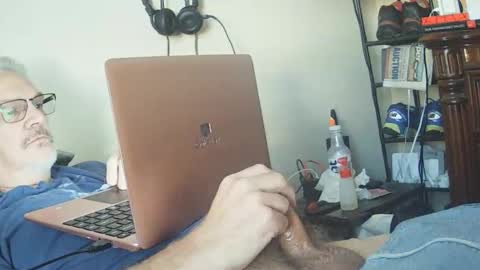 kingtongue10 online show from 19, 12, 2025