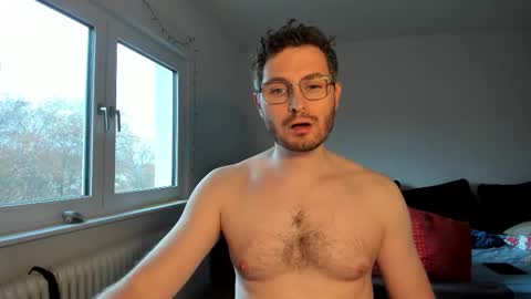 Snapshot of kinksubbydubby chatting on 15, 11, 2025 kinksubbydubby online show from 15, 11, 2025