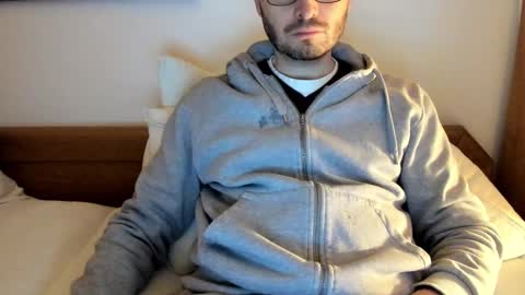 Snapshot of kinksubbydubby chatting on 16, 11, 2025 kinksubbydubby online show from 16, 11, 2025