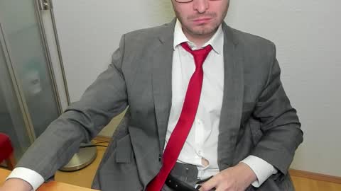 Snapshot of kinksubbydubby chatting on 27, 11, 2025 kinksubbydubby online show from 27, 11, 2025