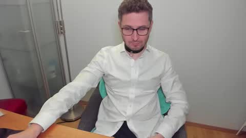 Snapshot of kinksubbydubby chatting on 16, 12, 2025 kinksubbydubby online show from 16, 12, 2025