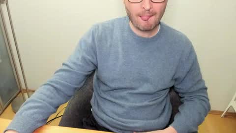 Snapshot of kinksubbydubby chatting on 19, 5, 2026 kinksubbydubby online show from 19, 5, 2026