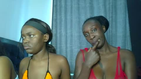 Snapshot of kinky_leila chatting on 17, 6, 2026 kinky_leila online show from 17, 6, 2026