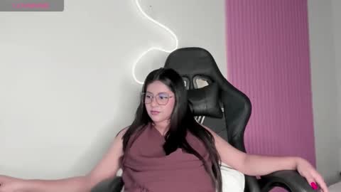 kinky yeyns online show from 25, 4, 2026