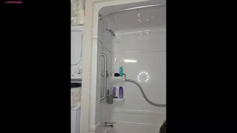 Maysie and Hunter online show from 6, 4, 2026