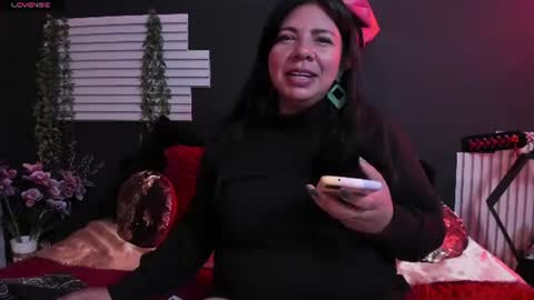 Snapshot of kinkyy_mom chatting on 8, 7, 2026 kinkyy_mom online show from 8, 7, 2026