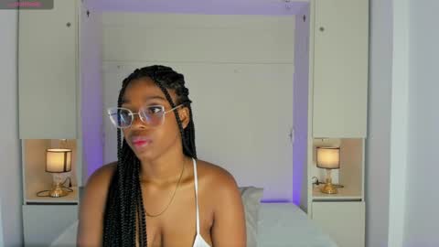 M A R A  online show from 5, 10, 2025