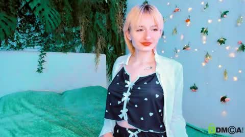 Snapshot of kira__cutie chatting on 3, 5, 2026 Kira online show from 3, 5, 2026