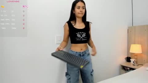 Snapshot of kira_dubois chatting on 23, 4, 2026 Kira online show from 23, 4, 2026