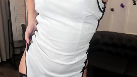 Snapshot of kira_energy chatting on 26, 10, 2025 kira_energy online show from 26, 10, 2025