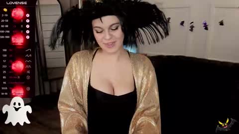 Snapshot of kira_energy chatting on 30, 10, 2025 kira_energy online show from 30, 10, 2025