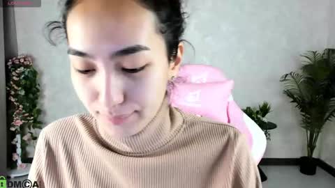Snapshot of kira_lilian chatting on 15, 10, 2025 Aura online show from 15, 10, 2025