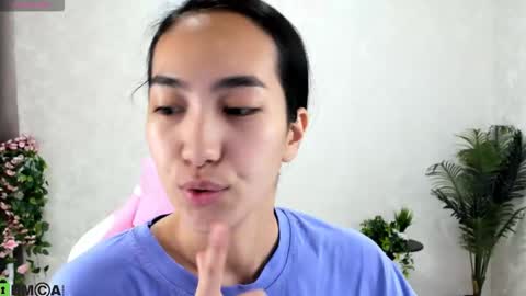 Snapshot of kira_lilian chatting on 20, 10, 2025 Aura online show from 20, 10, 2025