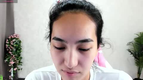 Aura online show from 30, 10, 2025