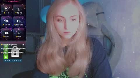 Snapshot of kira_love_sleep chatting on 6, 1, 2026 you know thumb up me please its important online show from 6, 1, 2026