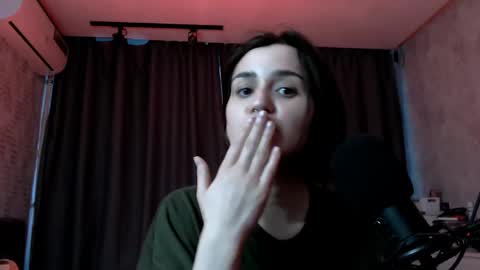 Snapshot of kira_yammy chatting on 15, 5, 2026 Kira follow me online show from 15, 5, 2026
