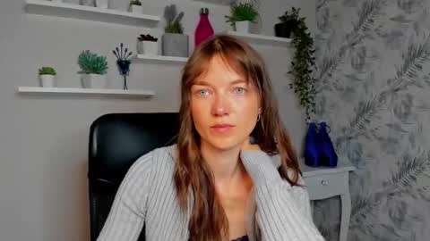 KIRA online show from 1, 6, 2026