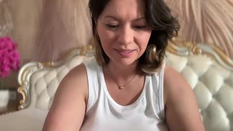 KiraDivine online show from 22, 5, 2026