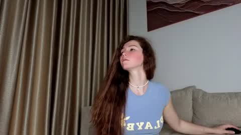 Snapshot of kiraempire chatting on 29, 6, 2026 love you online show from 29, 6, 2026