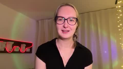 Snapshot of kirafatex chatting on 12, 9, 2025 KiraFatex online show from 12, 9, 2025