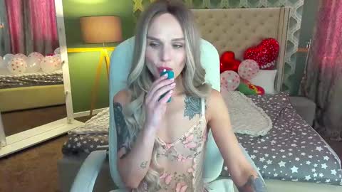 Snapshot of kiragrayyy chatting on 11, 2, 2025 kiragrayyy online show from 11, 2, 2025