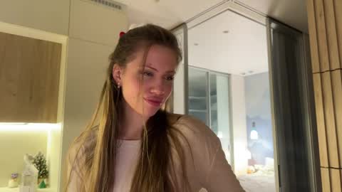 Kira online show from 7, 4, 2026