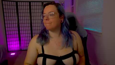 Snapshot of kiraspitqueen chatting on 22, 7, 2026 KiraSpitQueen online show from 22, 7, 2026