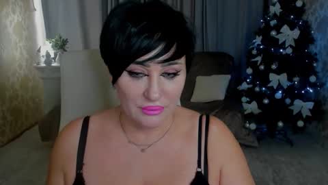 Snapshot of kiratempt chatting on 14, 12, 2025 Kira online show from 14, 12, 2025