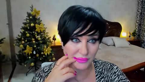 Snapshot of kiratempt chatting on 21, 12, 2025 Kira online show from 21, 12, 2025