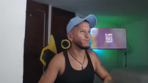 Twitter Nico Santos online show from 8, 11, 2025