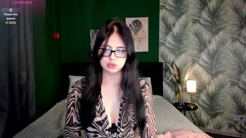 Kisa  online show from 5, 4, 2026