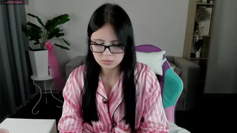 Kisa  online show from 8, 4, 2026