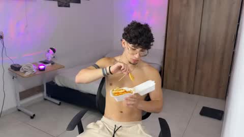 Snapshot of kisan_smith chatting on 6, 11, 2025 Kisan online show from 6, 11, 2025