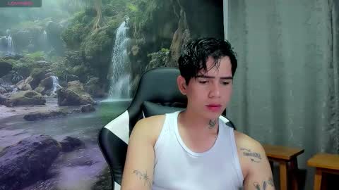 kiss_whitee online show from 4, 3, 2026