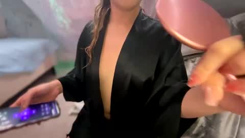 Kissah Kreampuff online show from 25, 2, 2025